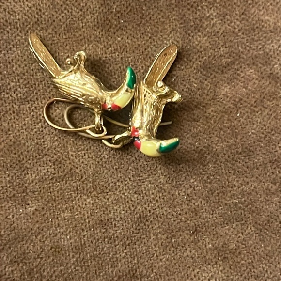 Vintage Gold Tone & Enamel Toucan Bird Earrings - Picture 2 of 3